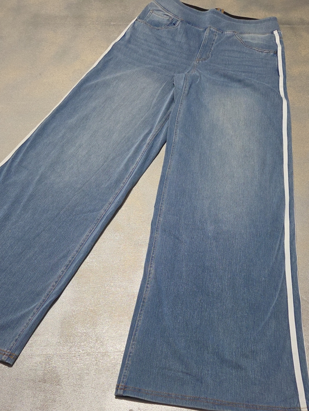 HALARA Denim Wide-Leg Jeans with White Side Stripe Tall 32 Inseam